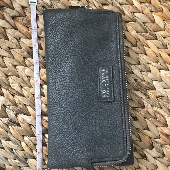 Kenneth Cole Reaction wallet - Picture 2 of 8